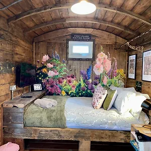 Skipbridge Farm Glamping Farm stay
